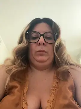 Snapshot of JasmineGlow7 chatting on March 2026 01:40:02 PM JasmineGlow7 online show from March 2026 01:40:02 PM