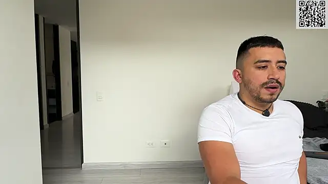 Snapshot of Sofii_n_Diego chatting on July 2026 05:20:01 PM Sofii n Diego online show from July 2026 05:20:01 PM