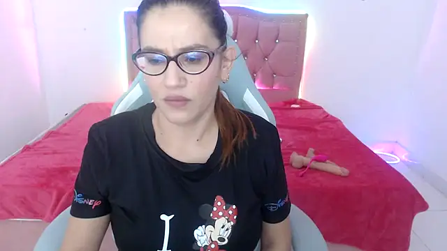 snowhot-69 online show from April 2026 08:32:01 AM