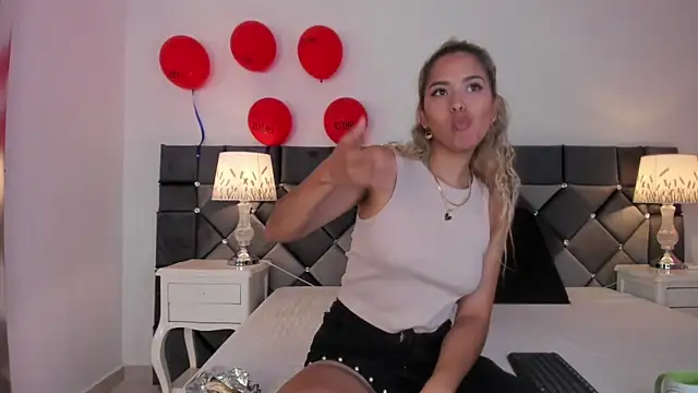 Snapshot of _Giorgiina_ chatting on February 2026 12:56:02 PM Giorgiina online show from February 2026 12:56:02 PM