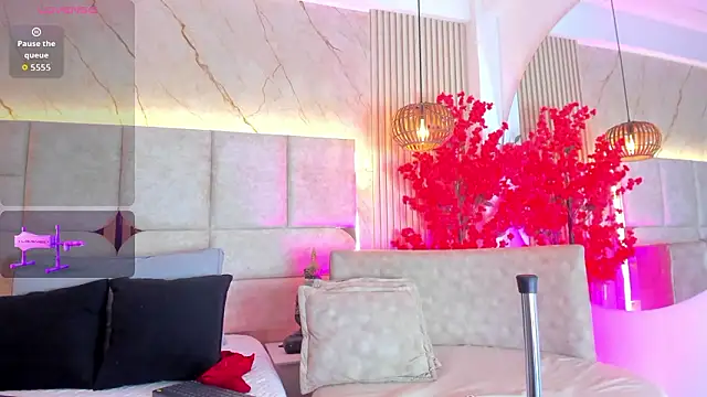 EmmaLovve online show from February 2026 02:32:02 AM