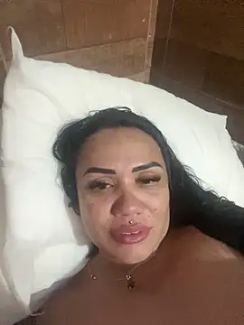 Snapshot of Deyseprado35 chatting on February 2026 09:12:02 PM Deyseprado35 online show from February 2026 09:12:02 PM