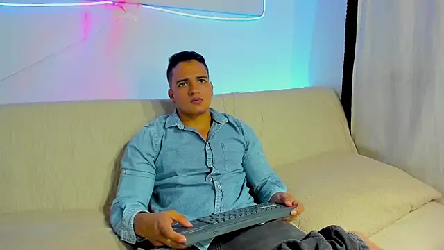 Snapshot of jhon_nicolas chatting on March 2026 10:01:01 PM jhon nicolas online show from March 2026 10:01:01 PM