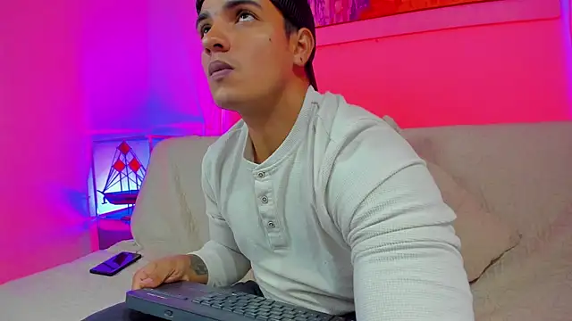 jhon nicolas online show from April 2026 09:01:01 PM