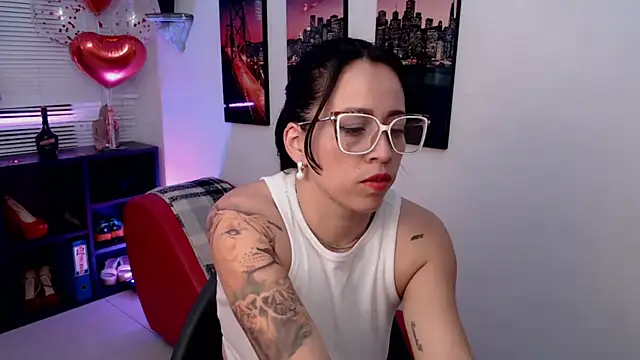 Snapshot of Milfangel1 chatting on February 2026 07:07:01 PM Milfangel1 online show from February 2026 07:07:01 PM