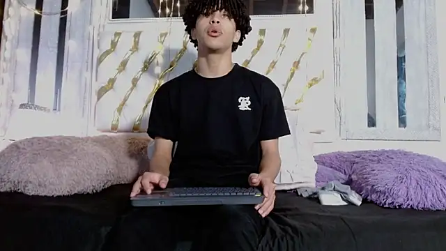 ian smith  online show from February 2026 12:12:01 PM