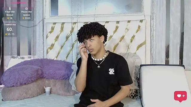 Snapshot of ian_smith_ chatting on April 2026 11:48:01 AM ian smith online show from April 2026 11:48:01 AM