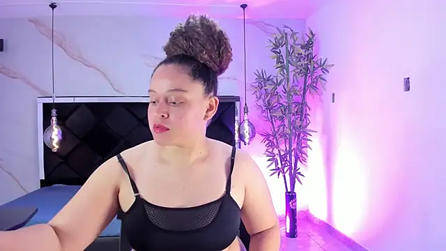 IrinaVoshh  online show from April 2026 07:07:02 PM