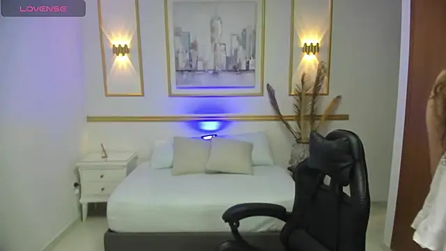 milaack  online show from February 2026 12:45:02 PM