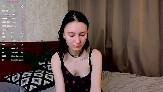 Snapshot of AuburnConfetti chatting on February 2026 06:19:01 PM AuburnConfetti online show from February 2026 06:19:01 PM