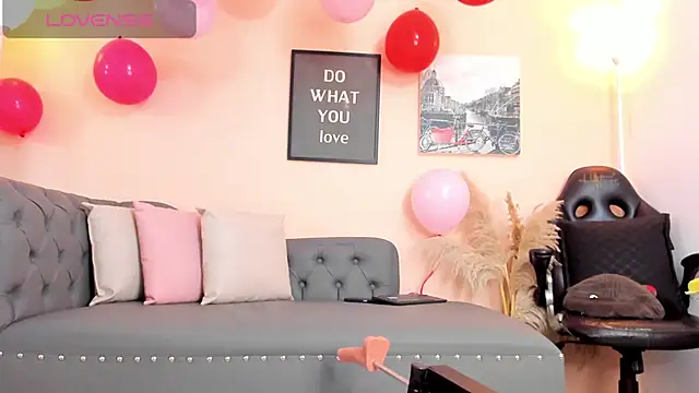 Snapshot of victoriazans chatting on February 2026 04:05:02 AM victoriazans online show from February 2026 04:05:02 AM