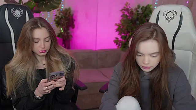 Snapshot of Zlata_Sky chatting on February 2025 11:37:01 PM Zlata Sky online show from February 2025 11:37:01 PM