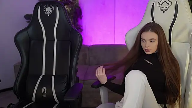 Snapshot of Zlata_Sky chatting on October 2025 06:48:01 PM Zlata Sky online show from October 2025 06:48:01 PM