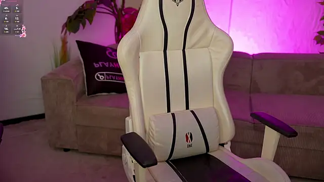 Snapshot of Zlata_Sky chatting on October 2025 02:46:01 PM Zlata Sky online show from October 2025 02:46:01 PM