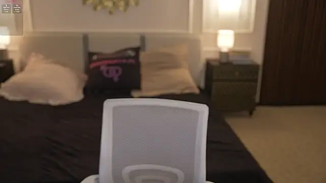 Snapshot of Zlata_Sky chatting on October 2025 03:49:01 PM Zlata Sky online show from October 2025 03:49:01 PM