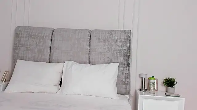 PenelopeSaenz  online show from February 2026 12:27:01 PM