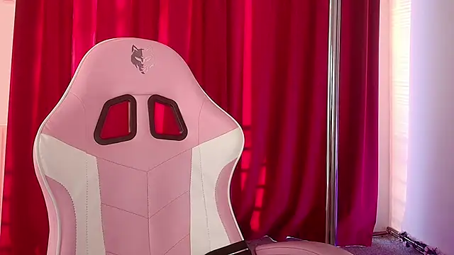 Snapshot of LunaAllure chatting on February 2026 03:12:01 PM LunaAllure online show from February 2026 03:12:01 PM