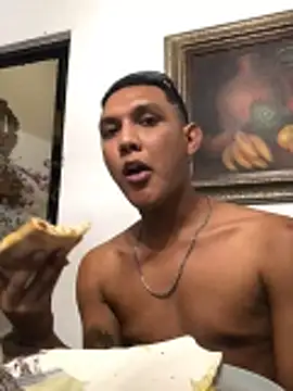 Snapshot of _Usher chatting on February 2026 02:23:01 AM Usher online show from February 2026 02:23:01 AM