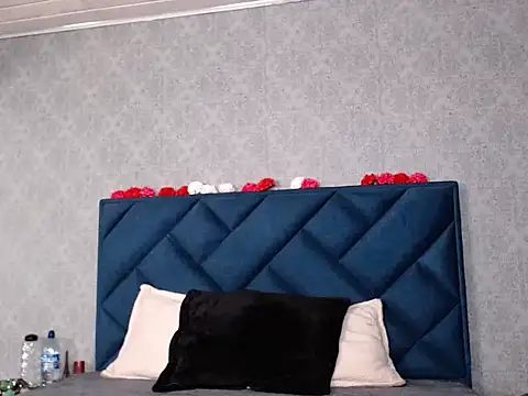 Lia tomson online show from February 2026 06:56:02 PM