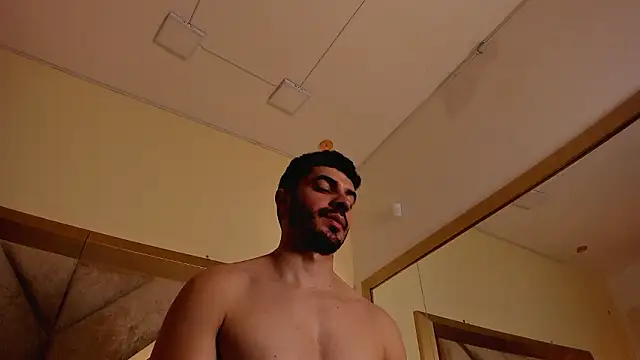 Snapshot of LaraandAxel chatting on February 2026 08:20:01 PM LaraandAxel online show from February 2026 08:20:01 PM