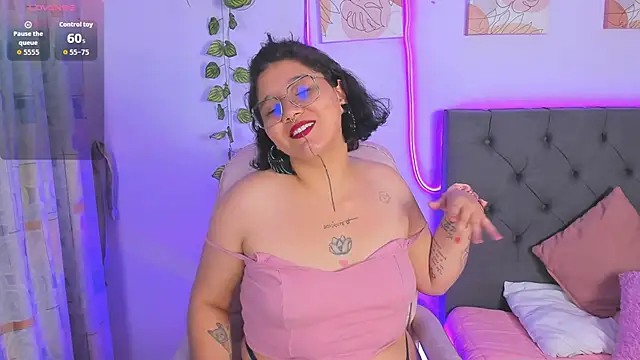 Snapshot of Sylvara_bx chatting on February 2026 12:45:01 PM Sylvara bx online show from February 2026 12:45:01 PM