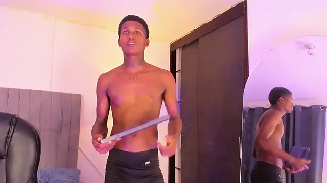 im oleiderr online show from February 2026 04:05:02 AM