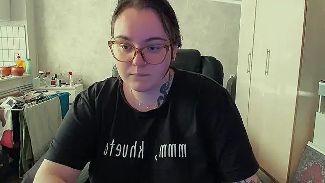 Snapshot of katya_idinax chatting on February 2026 11:14:02 AM katya idinax online show from February 2026 11:14:02 AM