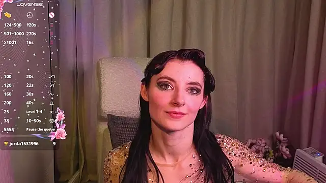 NicoleLuxe online show from April 2026 09:39:33 PM