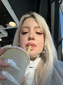 Snapshot of Chiibi chatting on February 2026 10:30:02 AM Chiibi online show from February 2026 10:30:02 AM