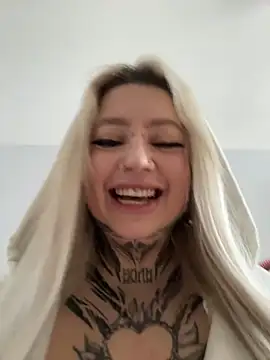 Snapshot of Chiibi chatting on March 2026 10:17:02 AM Chiibi online show from March 2026 10:17:02 AM