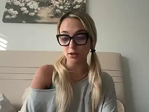 kelseyblu online show from April 2026 10:57:02 PM