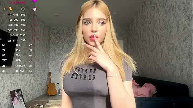 Snapshot of ViolaFaa chatting on February 2026 08:37:01 AM ViolaFaa online show from February 2026 08:37:01 AM