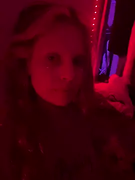 Maxine gold online show from April 2026 05:00:01 PM