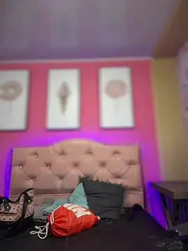 Karolaiin LS online show from March 2026 07:31:01 PM