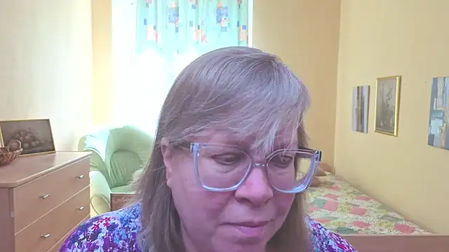 Emma Eclipsee online show from March 2026 10:48:01 AM