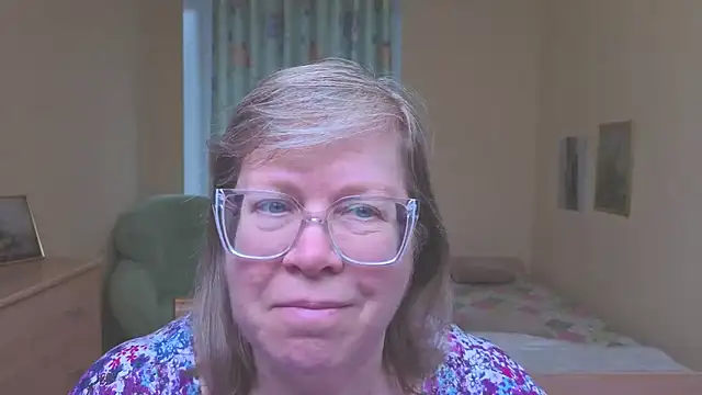 Emma Eclipsee online show from April 2026 12:24:01 PM