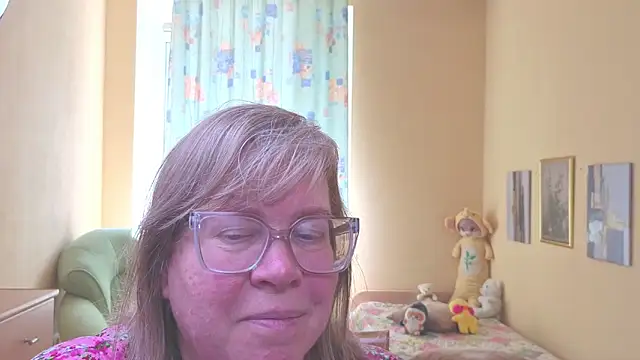 Emma Eclipsee online show from May 2026 10:47:01 AM