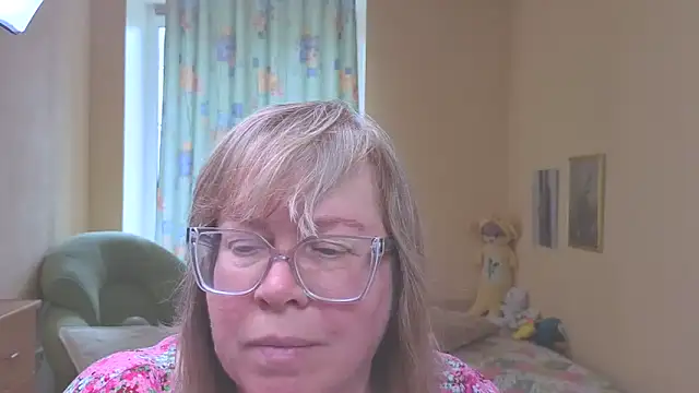 Emma Eclipsee online show from May 2026 11:39:02 AM