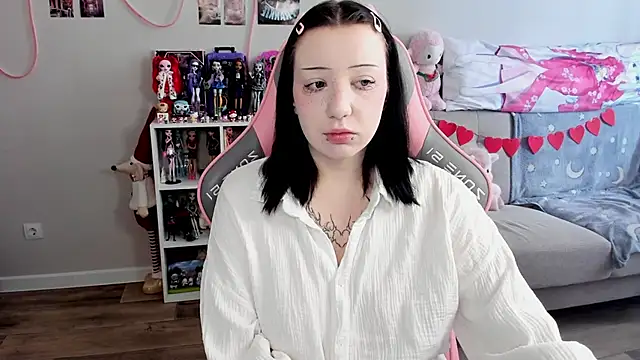 MollysLand online show from March 2026 08:31:01 AM