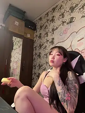 Snapshot of YukiiTYAN chatting on February 2026 02:25:01 PM YukiiTYAN online show from February 2026 02:25:01 PM