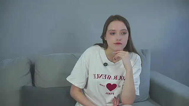 Snapshot of NenaWord chatting on February 2026 04:43:02 AM NenaWord online show from February 2026 04:43:02 AM