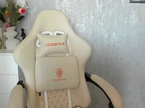 MistressMiia online show from March 2026 08:08:01 AM