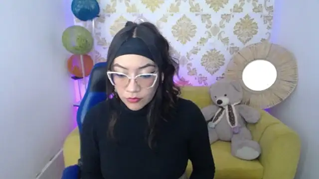 ALISS M  online show from February 2026 07:21:02 PM