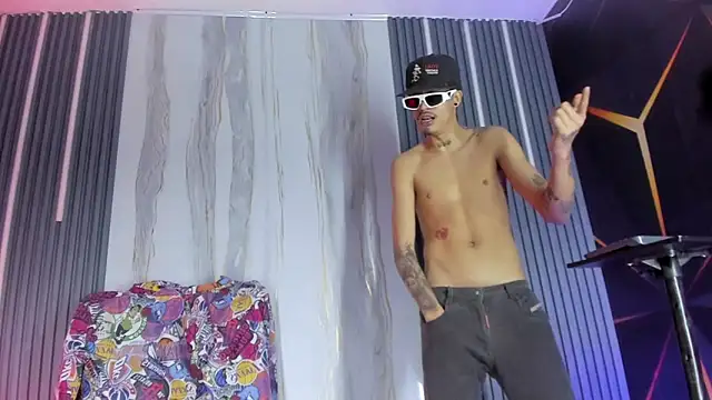 Snapshot of David_Bigcock20 chatting on February 2026 08:29:01 PM David Bigcock20 online show from February 2026 08:29:01 PM