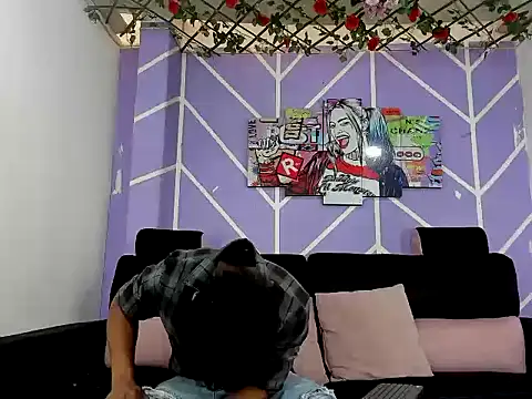 Yoel hot2004 online show from April 2026 07:30:01 PM