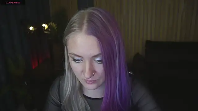 Snapshot of DramaQuenns chatting on February 2026 06:57:02 AM DramaQuenns online show from February 2026 06:57:02 AM