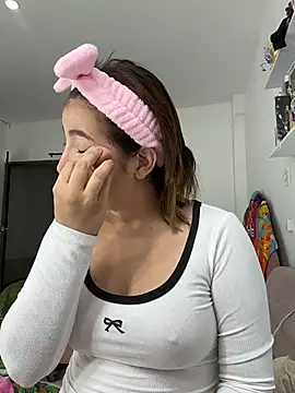 Snapshot of Arya___ chatting on March 2026 09:04:01 AM Arya online show from March 2026 09:04:01 AM