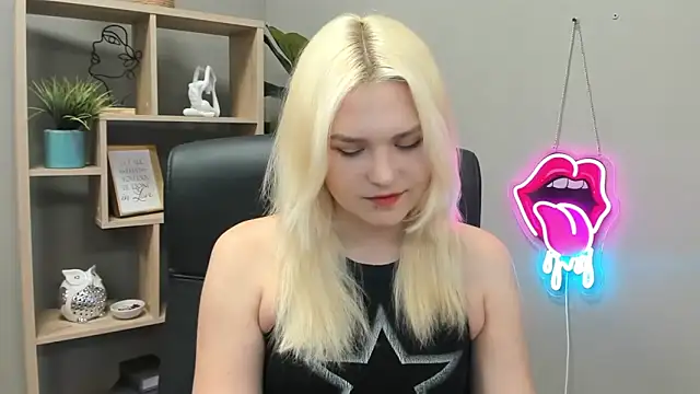 SweetLilyxo online show from May 2026 06:41:02 AM