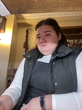 Snapshot of AngelKiras chatting on February 2026 04:02:01 PM AngelKiras online show from February 2026 04:02:01 PM