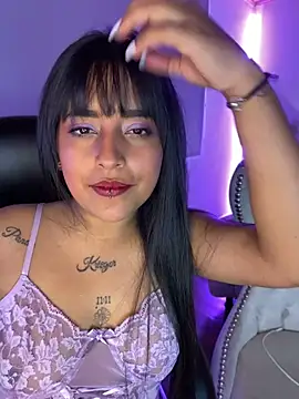 Annie Alicee online show from April 2026 02:40:02 PM